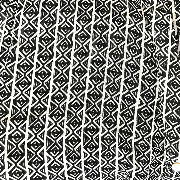 H&M Sheer Black & White Geometric Tank - Picture 3 of 8